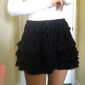 Black Jill Stuart ruffle + lace layered miniskirt!